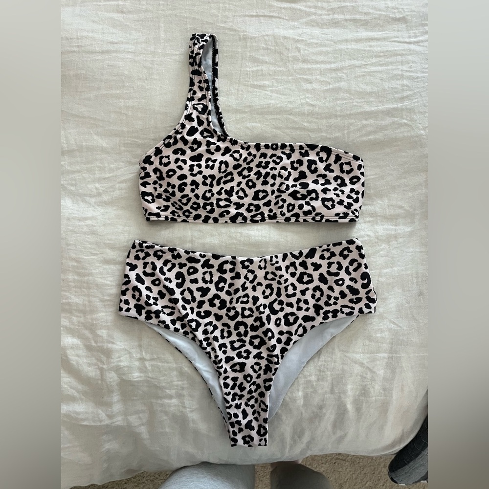 Leopard Print One-Shoulder Bikini